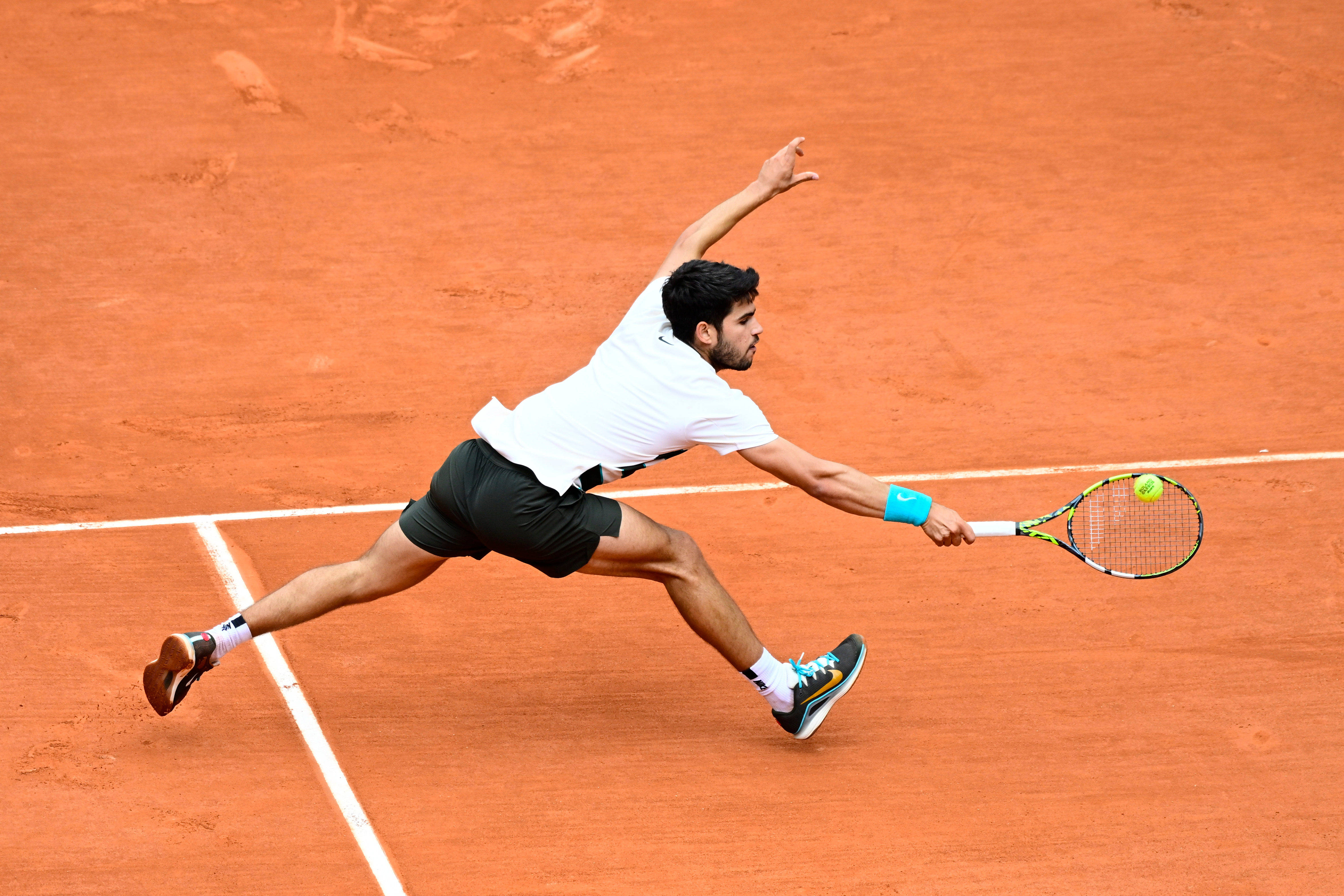 世界网球队翻盘法国网球队,阿尔卡拉斯打破历史纪录的简单介绍 世界网球队翻盘法国网球队,阿尔卡拉斯打破历史纪录的简单介绍