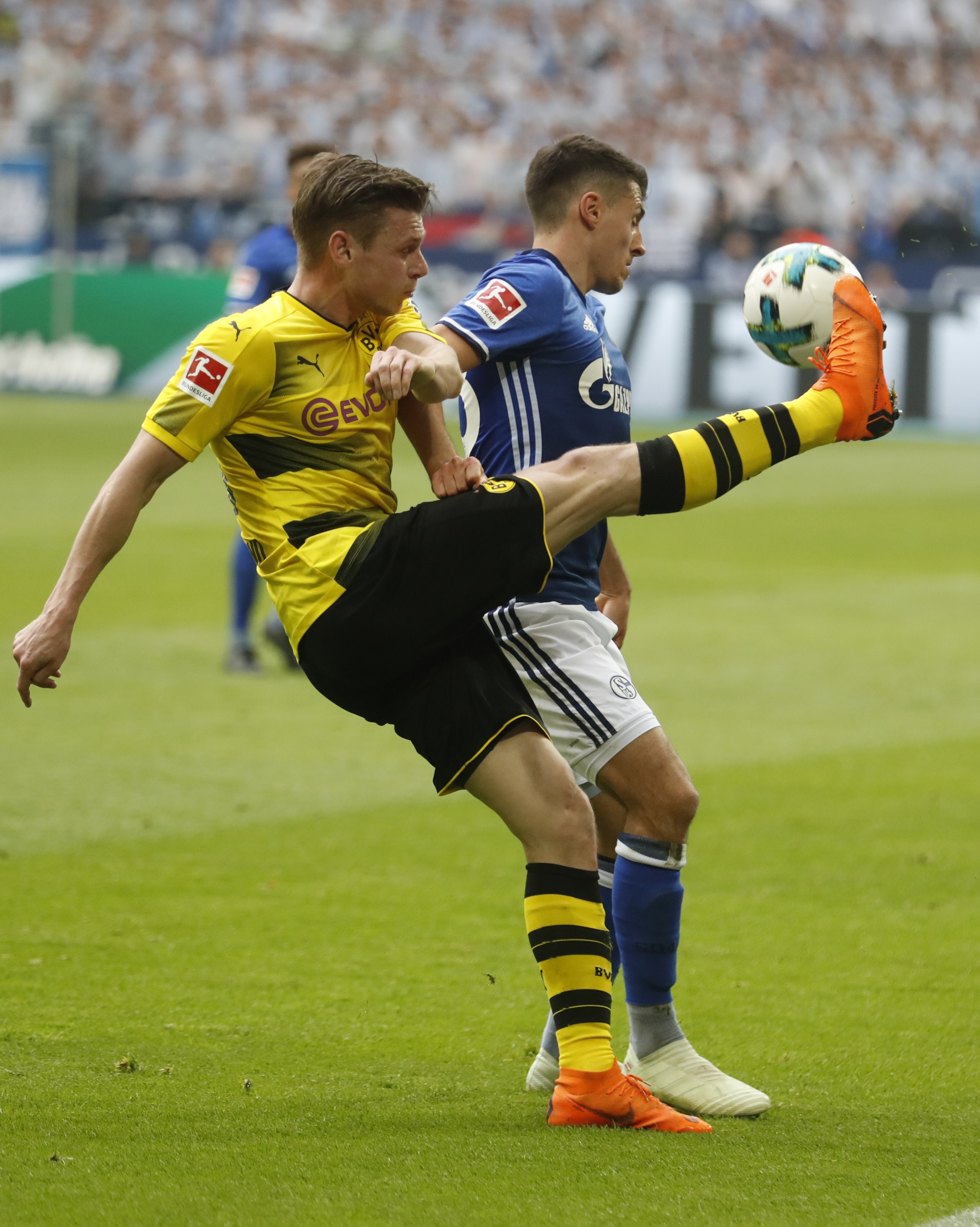 关于多特蒙德客场逆袭:2-1力克沙尔克04的信息 关于多特蒙德客场逆袭:2-1力克沙尔克04的信息