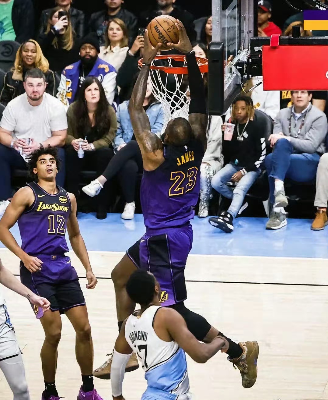 爱游戏官方-詹姆斯绝杀老鹰，湖人豪取九连胜的简单介绍