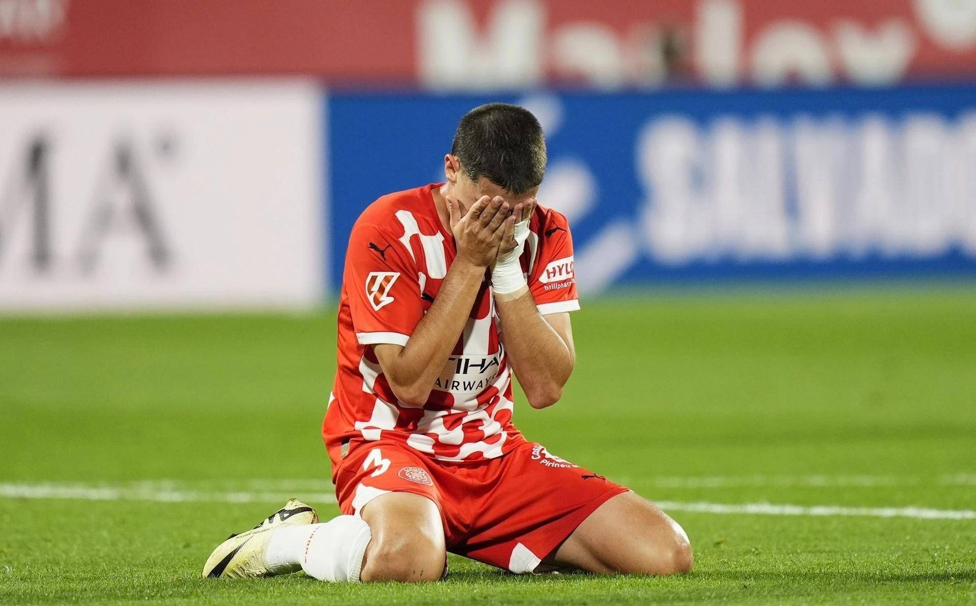 包含西班牙篮球明星因伤缺席比赛，球队逆境的词条