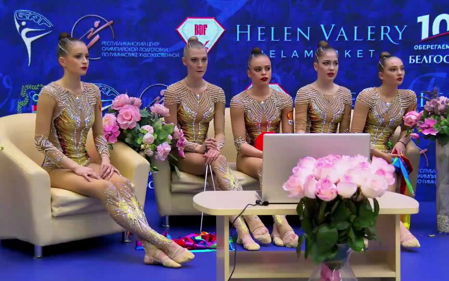 关于花游自由组合:俄罗斯队表演惊艳夺冠的信息 关于花游自由组合:俄罗斯队表演惊艳夺冠的信息