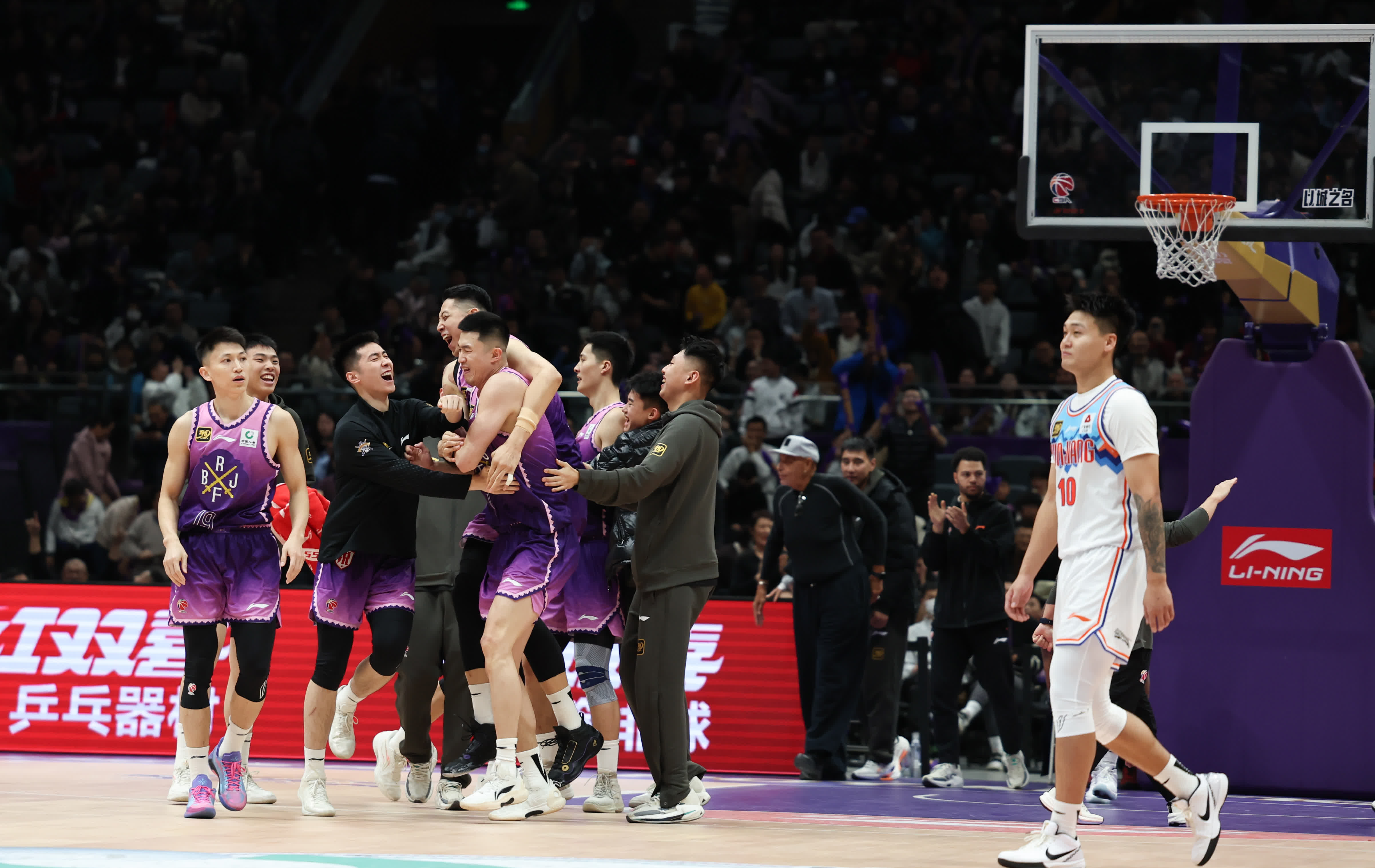 包含内地篮球赛事即将上演一场激情四射的对决的词条 包含内地篮球赛事即将上演一场激情四射的对决的词条