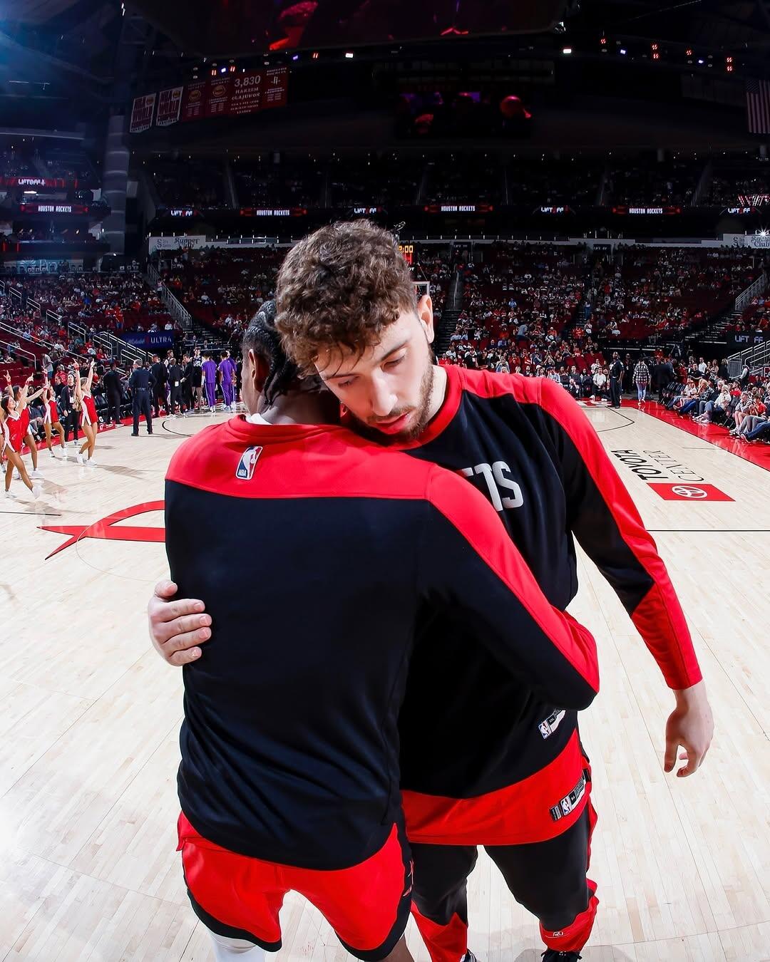 爱游戏娱乐-火箭遭爵士绝杀，遗憾吞下三连败的简单介绍